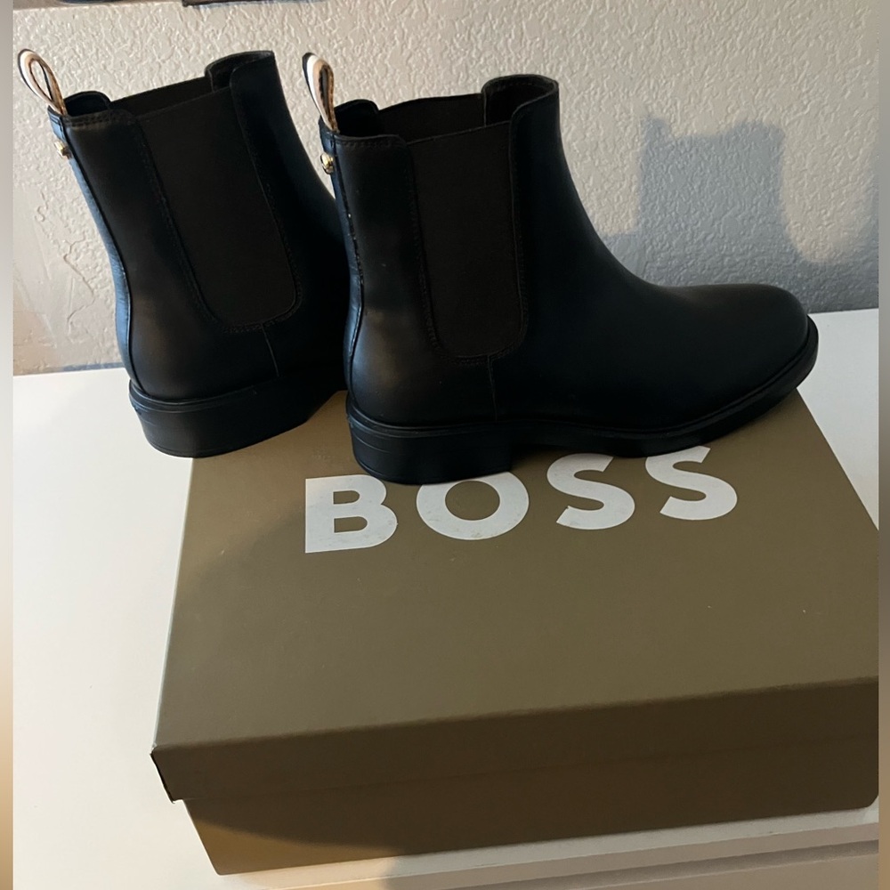 Black Chelsea Boots